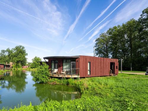Maubray Casa | Sky Pad Lakeside Stay