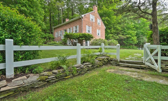 Salem Casa | Sky Parlor Farm on 480 Acres with Fire Pit!