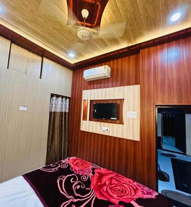 Chandauli Casa | Sky Rooms & Cafe