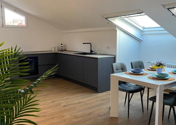 Como Apartamento | Sky View Apartment