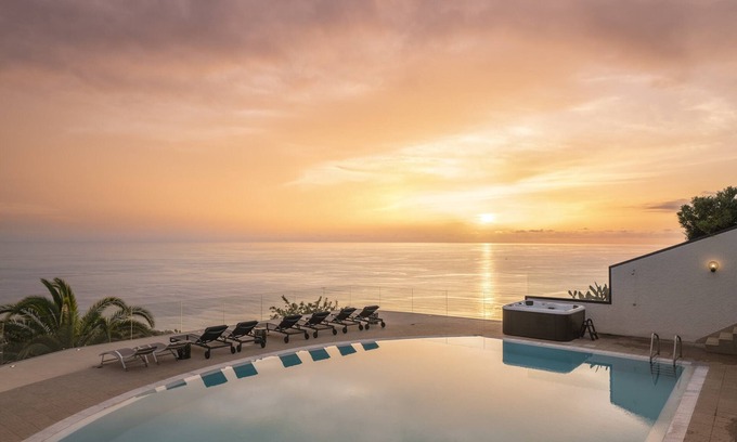 Sao Martinho Villa | Sky Villa by An Island Apart