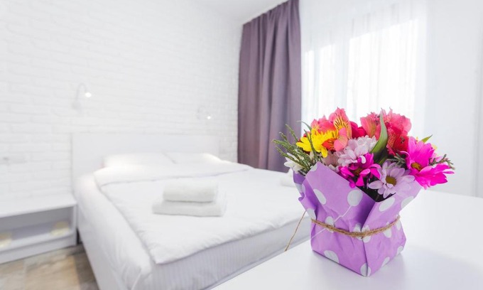Holosiivskyj Hotel | SkyHome na Nauky