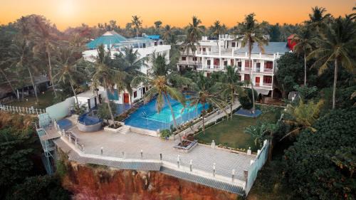 Varkala Complejo | Skylar Seaview Beach Resort & Ayurveda Varkala