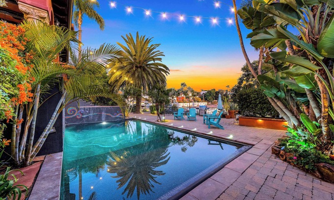 Park West Casa | Skyline & Bay Views Spanish Villa: Pool + Hot Tub!