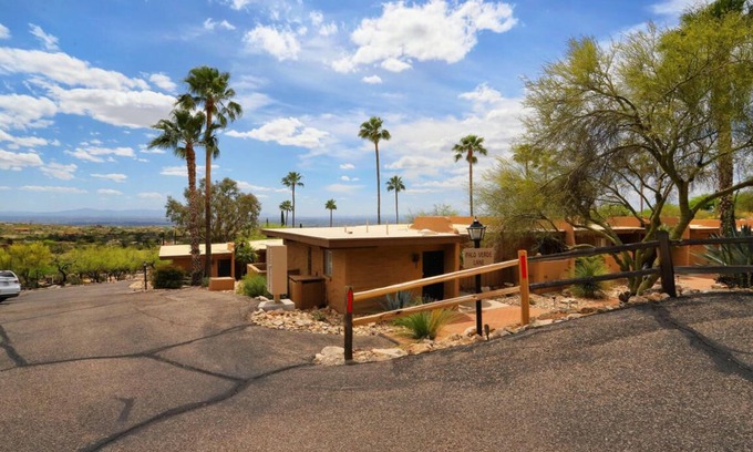 Mission Hills Townhomes Condominio | Skyline Country Club Estates: Tucson's Hidden Gem
