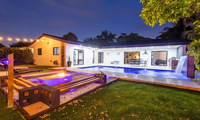 Miami Lakes Casa | Skyline Lux Villa w/Pool 4/3
