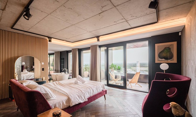 Gasperich Apartamento | SKYLUX21-Designer Penthouse W Concierge