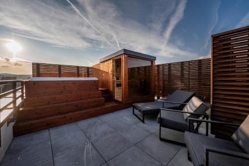 Kosice Old Town Apartamento | SkyLuxe Old Town Penthouse