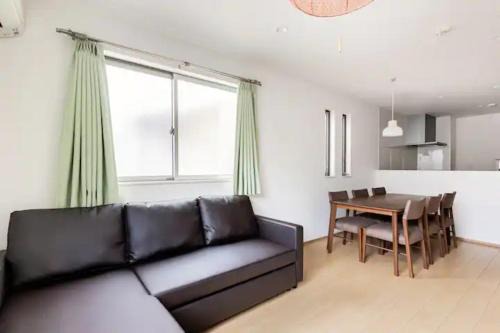 Sumida Apartamento | SkyTreeHotelー浅草まで電車乗車7分でスカイツリーまで電車乗車3分さらに空港から直通です12名までの一軒家の3LDKの7年で綺麗駐車場付