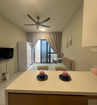 Bukit Indah Apartamento | Skytrees 公寓 距Aeon五分钟路程