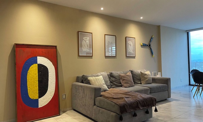 Providencia Apartamento | Skyview 3 Bedroom Penthouse / Daily Cleaning