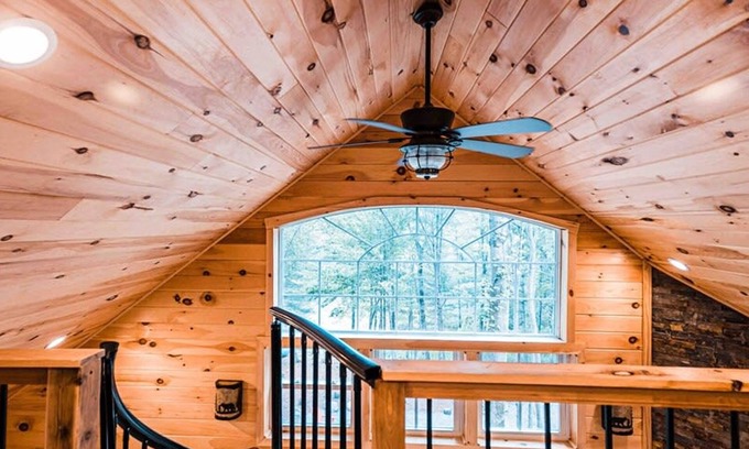 Belgrade Casa | Skyview Treehouse-amazing Views Of Belgrade Stream