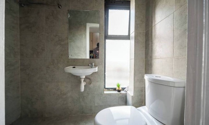 Riruta Apartamento | Skywalk Katerina, Exquisite 1 BR Loft With Pool