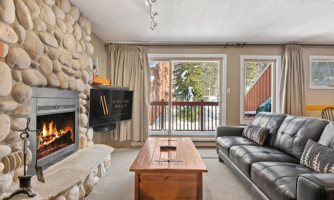East Kootenay Apartamento | Slalom Spirit | Ski-In/Out | Steps from Toby Chair
