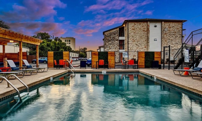Brentwood Apartamento | Embrace Austin's Vibrant Heart| Elegant 1BR Haven