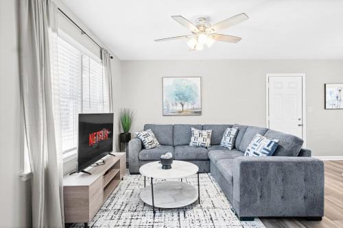 Stockbridge Casa | Sleek 3 BR home with self check in Private!