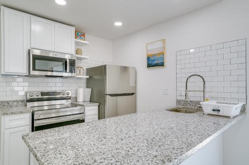 El Paso Casa | Sleek and Modern El Paso Retreat about 6 Mi to Downtown!