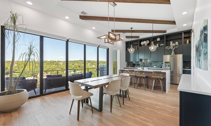 Apache Shores Casa | Sleek and Modern Home in Austin - 30 Day+ Rental