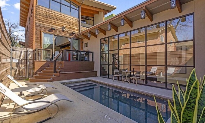 Cherry Street Casa | Sleek & Chic @ Cherry Street