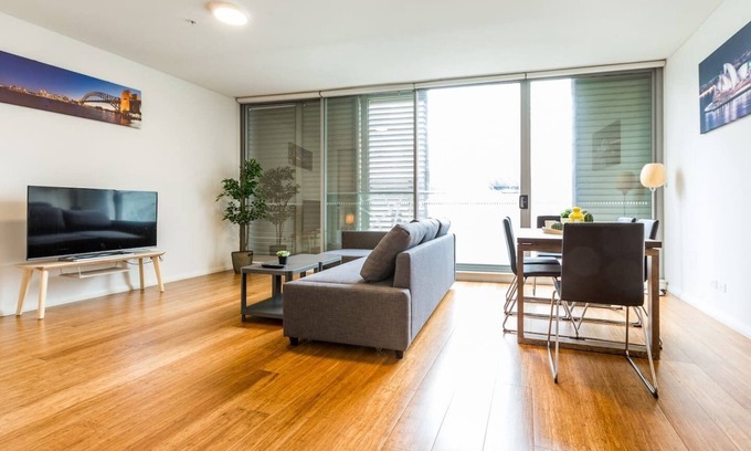 Chinatown Apartamento | Sleek Chinatown Pad in the Heart of the CBD