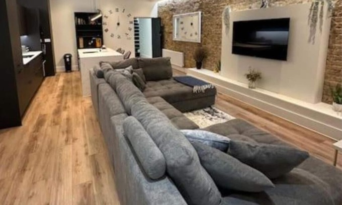 Westcliff-on-Sea Apartamento | Gorgeous & Stylish 2BR w/ WiFi & Netflix - Excellent Location Nr Westcliff Beach