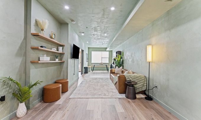 Washington Casa | Sleek & Cozy DC Oasis 1BR/1BA w/ Accessible backyard