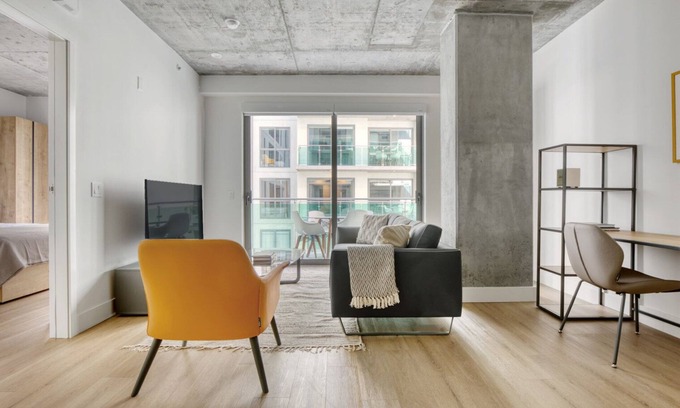City West Apartamento | Sleek Downtown 1BR w/ Pool, Gym & W/D near Staples Center, by Blueground (LAX 542)