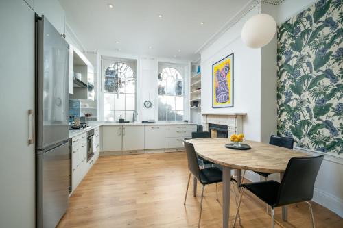 Angel Apartamento | Sleek flat with communal courtyard