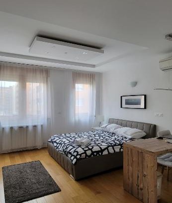 Novi Beograd Apartamento | Sleek & lovely studio with a great location