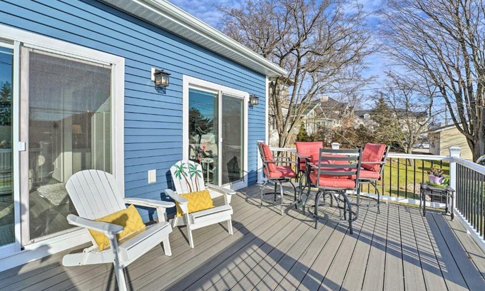 Ludington Casa | Sleek Ludington Haven Less Than 1 Mi to Lake Michigan