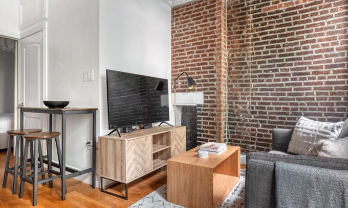 Nolita Apartamento | Sleek Nolita 1BR w wd nr Soho NYC-891