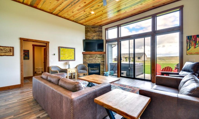 Red Lodge Casa | Sleek Red Lodge Home Rental with Private Hot Tub!