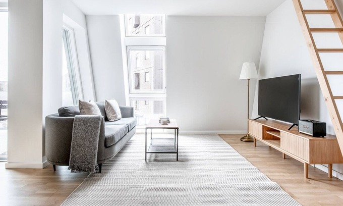 Frederiksberg Apartamento | Sleek Valby 2BR w/ W/D, Office & Storage, nr Spinderiet, by Blueground