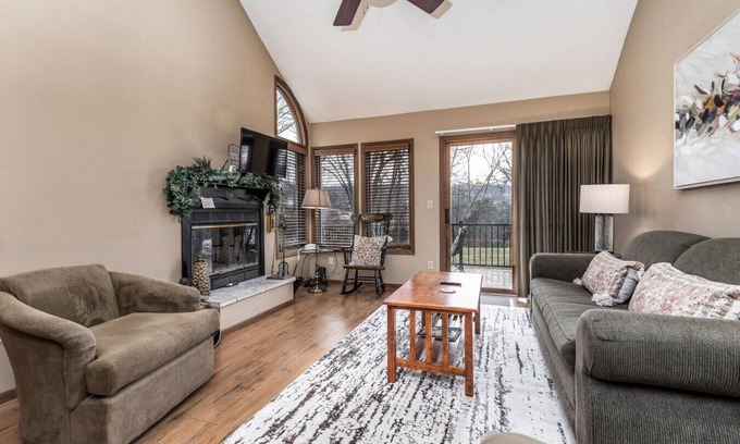 The Galena Territory Casa | Sleep 4 in cozy 2-bedroom, 2-bath townhouse