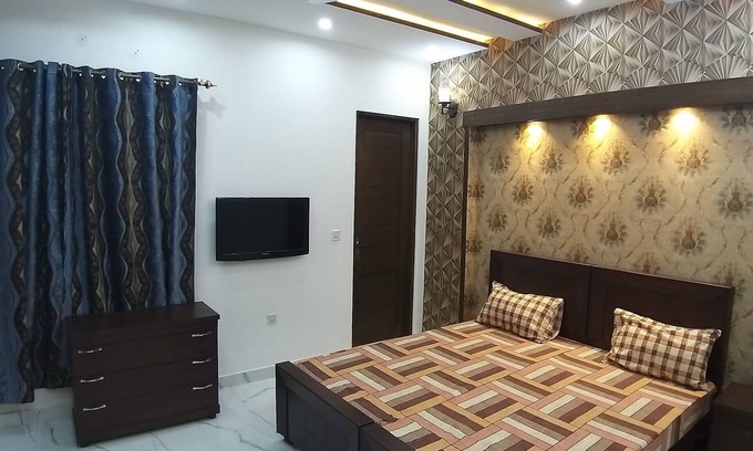 Johar Town Casa | Sleep - Eat - Comfort