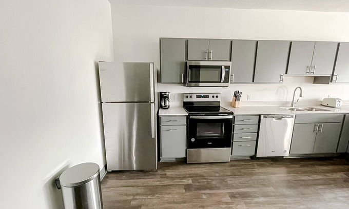 West Des Moines Apartamento | Sleepover: Dashing 1BD/1BA - Des Moines
