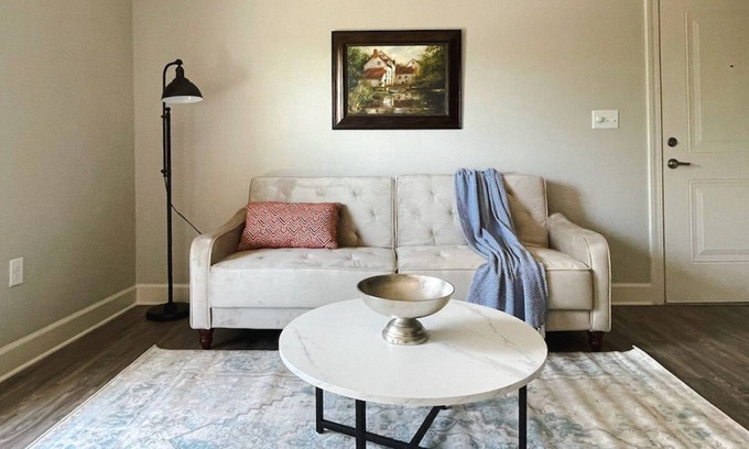 Ferndale Casa | Sleepover: Dazzling 1BD/1BA + Gym - Little Rock