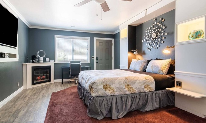 Big Bear Lake Apartamento | "Sleepover" Hotel Suite with AC/Heating & Indoor Jetted Tub