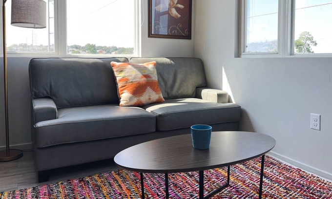 NoDo District Apartamento | Sleepover: Relaxing 1BD/1BA + Balcony- Downtown Omaha