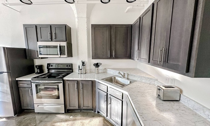 Old Town Apartamento | Sleepover : Tasteful Studio + Parking - Wichita