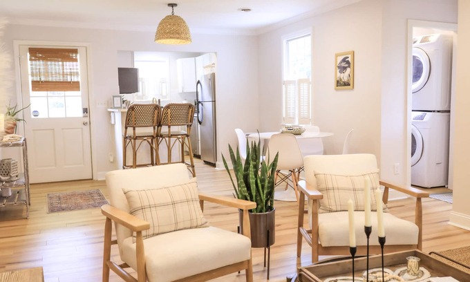 Northwest Quadrant Casa | Sleeps 10 5 Beds 3 min to DT Beaufort 12 min to Parris Island 🇺🇸 Shaded Deck
