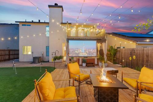 Southwestern Sacramento Casa | Sleeps 10 Elegant Retreat Hot Tub, Games,Golf