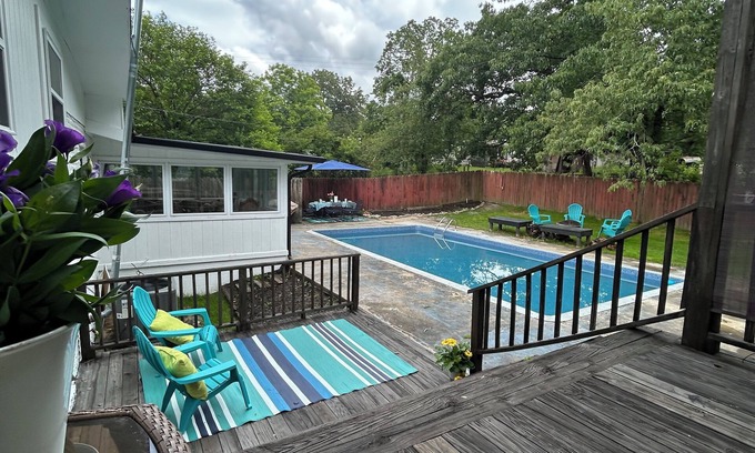 Trenton Casa | Sleeps 12, Pet Friendly, In-ground Pool, Close to Chattanooga!