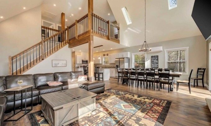 Jim Thorpe Casa | Sleeps 16! Game Room, Fireplace, Deck w/ Grill