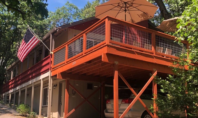 Twain Harte Cabina | 18 plazas, espacio para toda la familia, los privilegios del lago, a pasos del lago.