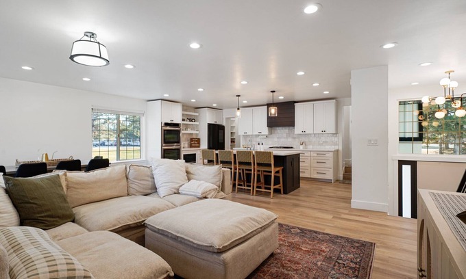 Sunset Heights Casa | SLEEPS 20! Orem Oasis Game Room & Hot Tub Retreat
