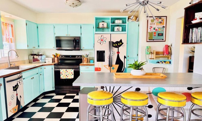 Post Falls Casa | Sleeps 25, Swimming pool, pickleball, hot tub, arcade, basketball, playground