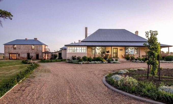 Brewongle Otro | Sleeps 30 historical accommodation, small events,Country escape 2.5 hr to Sydney