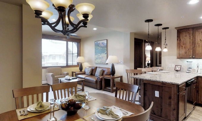 Breckenridge Complejo | Sleeps 4- Aug 17-25 2025. Perfect for Wine Classic! Large 1 BR with Full Kitchen