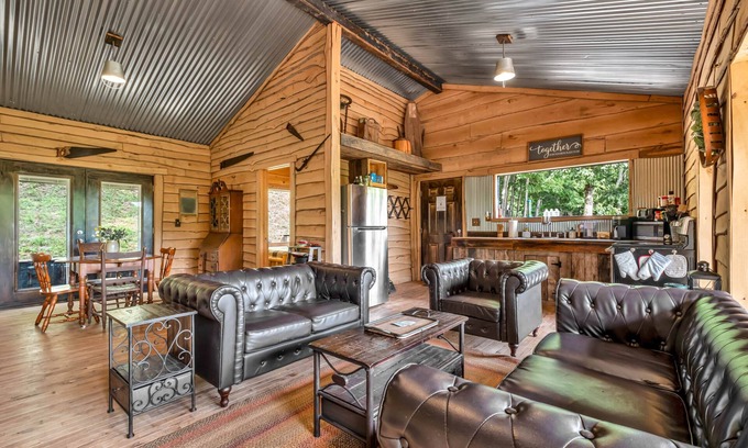 Lynx Cabina | Sleeps 4| Private Bathroom | Stunning Views